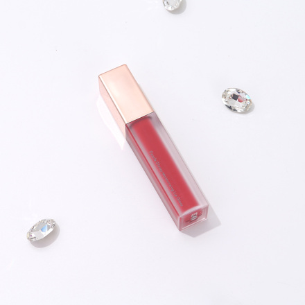 Dazzle Velvet Matte Lip Gloss (Chili Red)