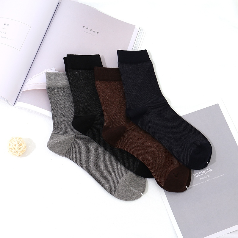 England Style Elegance Mid-Calf Socks for Men