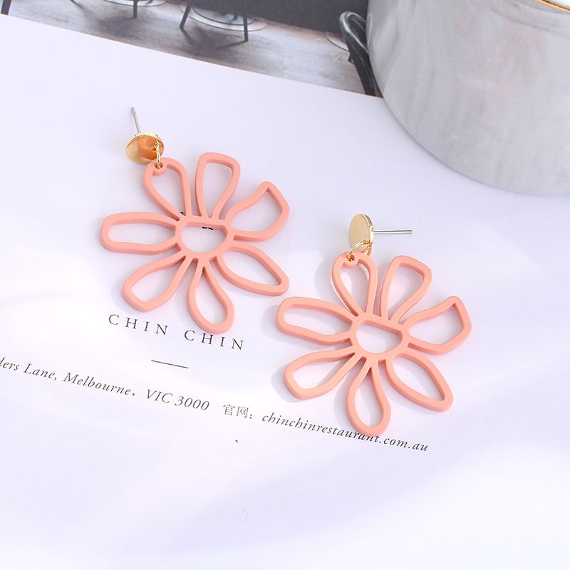 Hollowed-Out Pink Flower Earrings