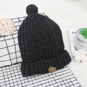 Simple Knit Hat with Pendant-Black