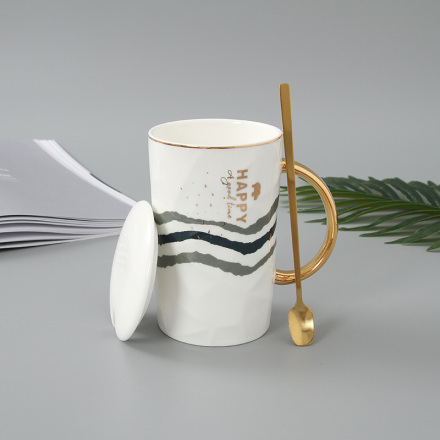 Simple Style Ceramic Mug with Golden Handle and Gilded Steel Spoon (Style A)