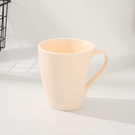 Simple Style Irregular-Shaped Toothbrushing Gargle Cup (Creamy White)